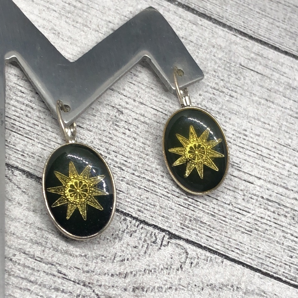 Vintage silver tone sunburst lucite oval earrings elegant classy statement